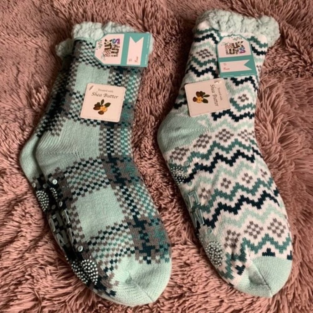 muk luks cabin socks